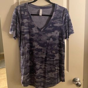 EUC Athleta Purple/Blue Camo V-Neck Tee. Relaxed fit. Size M Tall.